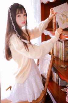 女子办公室情难自禁